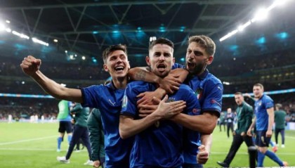 世界杯官网直播软件下载官方最新版-王勤伯：曼奇尼能伸能屈，防守反击仍是意大利DNA